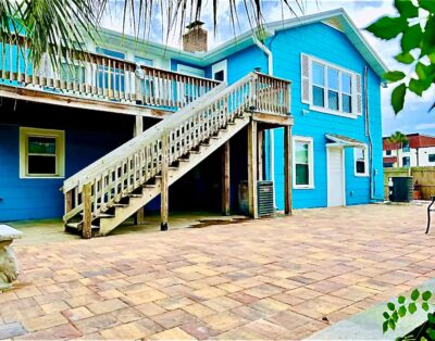 1bd/1bth beach home 1 min to beach/ pet friendlyC