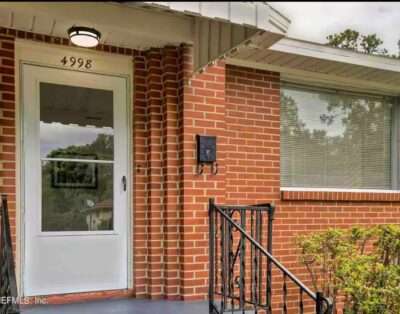 Lovely 3 bedroom 2 bath/ pet friendly